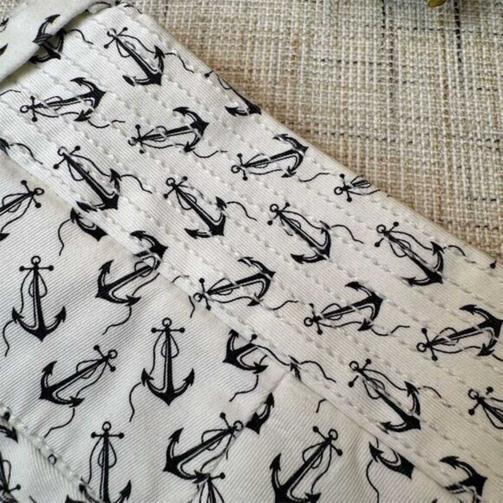 J. Crew Women's White Pants Black Anchor Nautical Pattern Size 8 - Picture 3 of 7